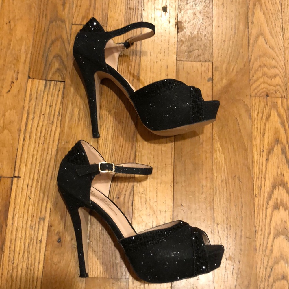 Open toe sparkly black heels